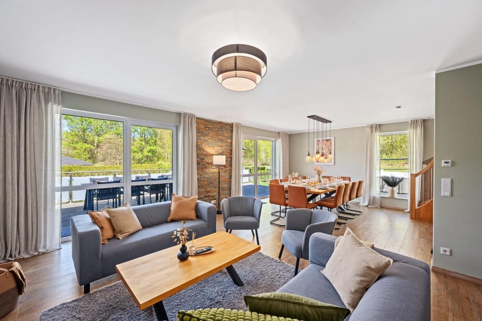 Living room, Dining area