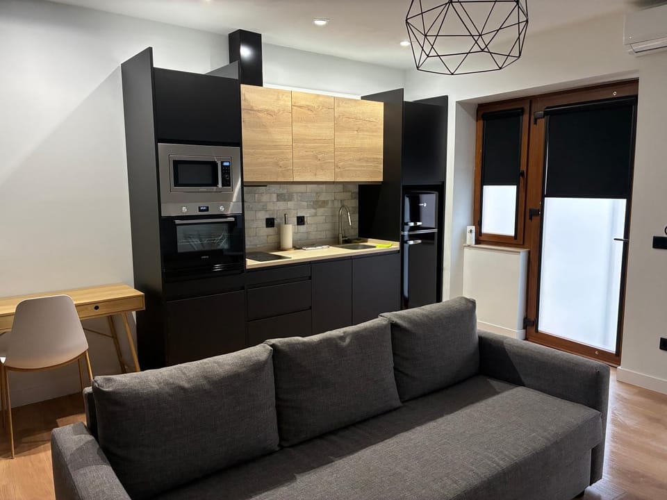 Kitchen or kitchenette, Living room, oven, stove, toaster