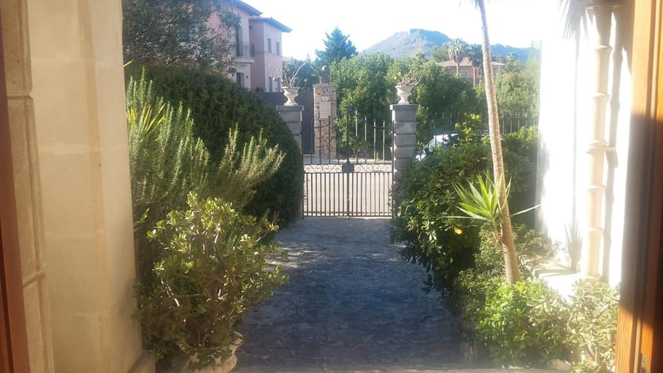 Villa Port Ginebro Villa in Raiguer