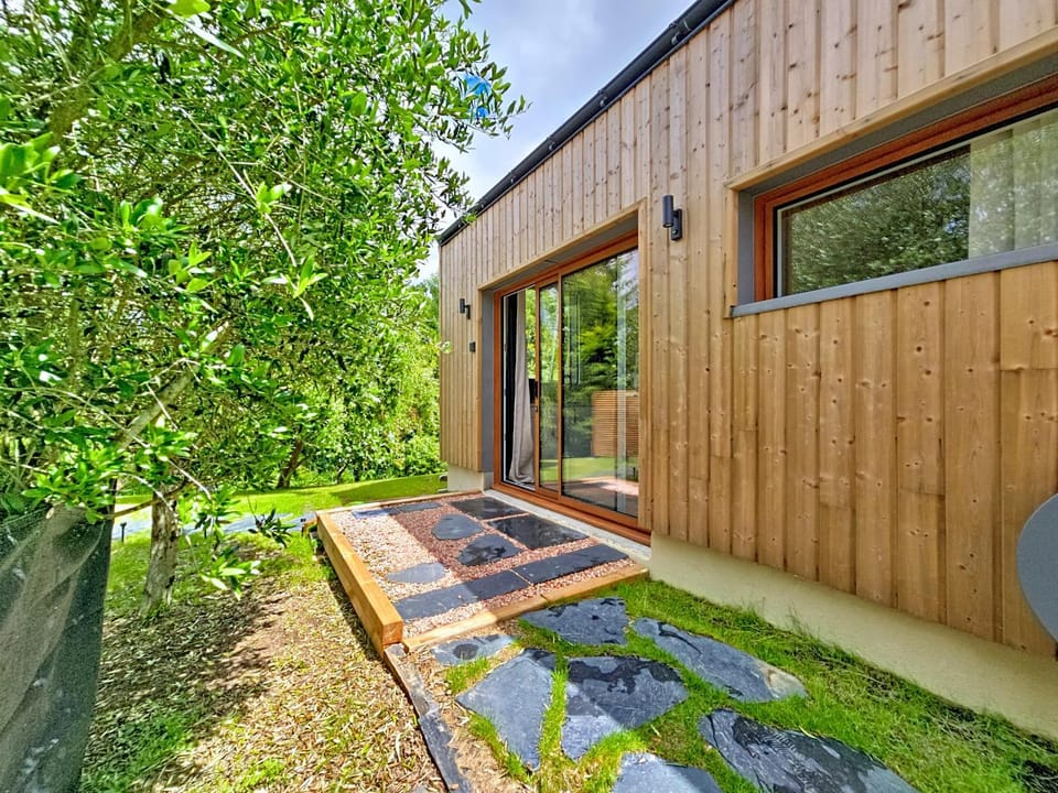 Maisonnette d'architecte face nature, 15min de Tours House in Centre-Val de Loire