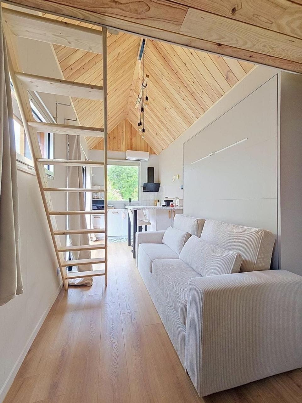 Maisonnette d'architecte face nature, 15min de Tours House in Centre-Val de Loire