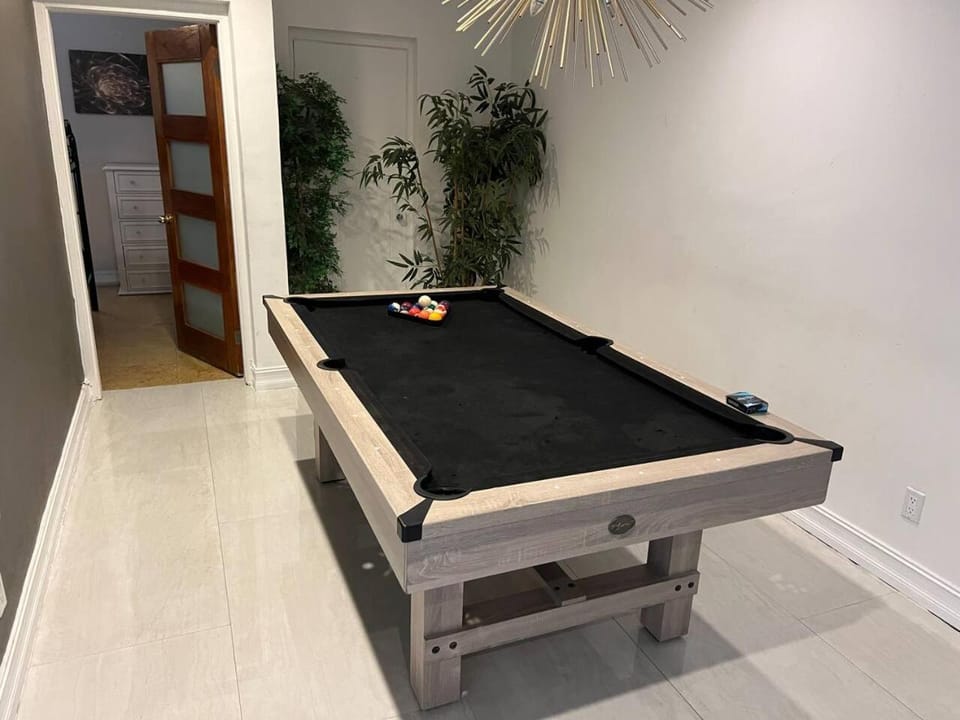 Miami Explorer Hostel Bed For Your Journey 2A House in Aventura