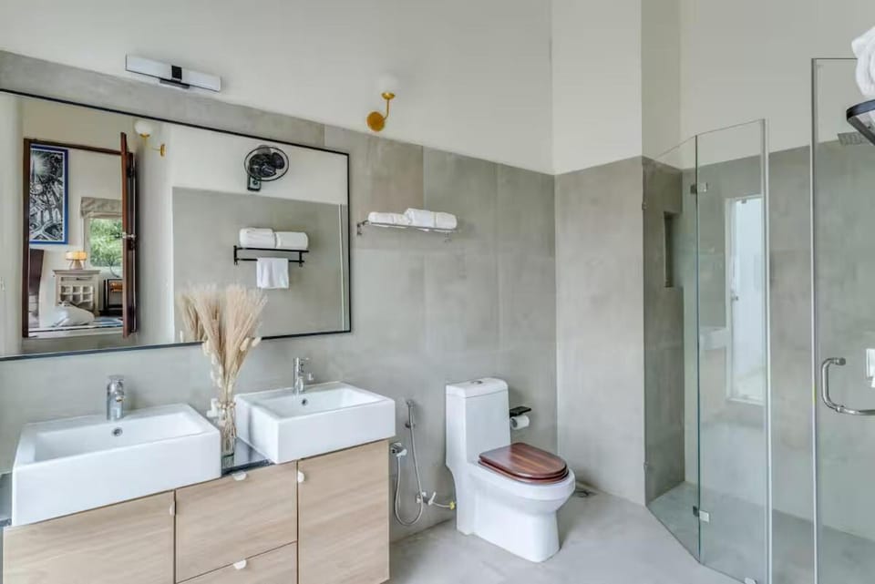 Sea Facing 6BHK Villa Pool Lift Terrace Villa in Mandrem