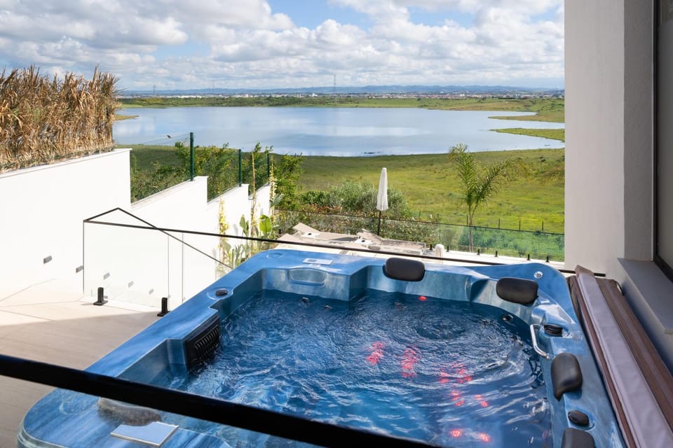 Natural landscape, Hot Tub, Lake view, Pool view, Swimming pool