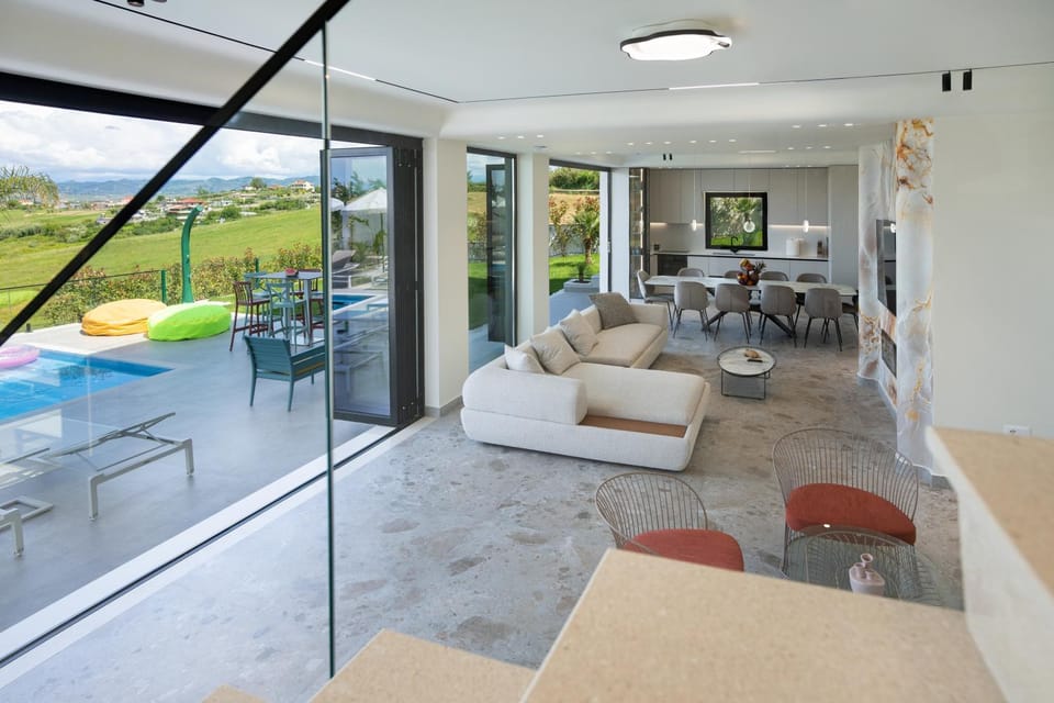 Living room, Seating area, Dining area