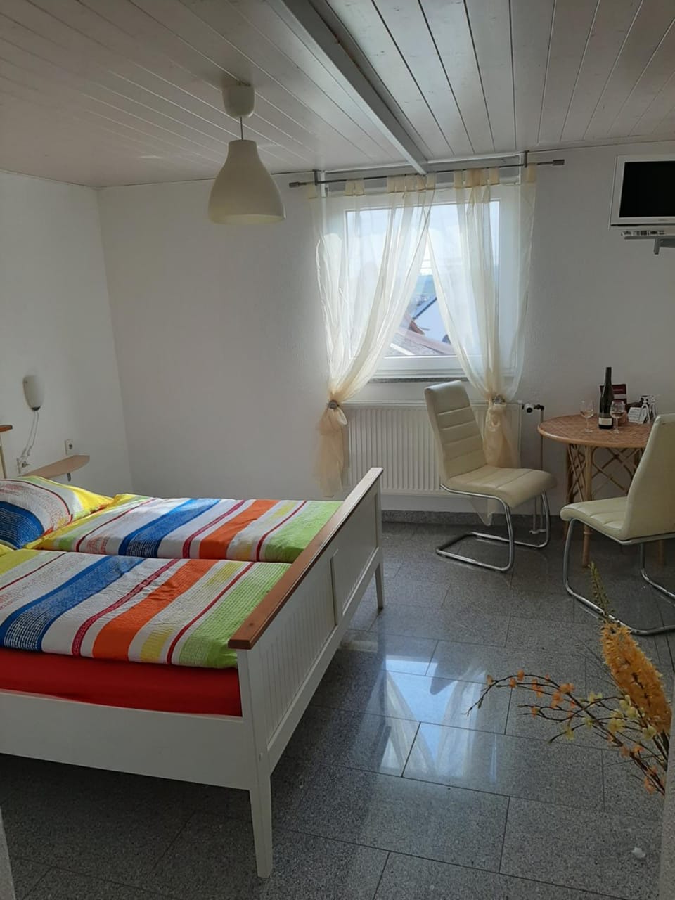 Photo of the whole room, Seating area, Bedroom
