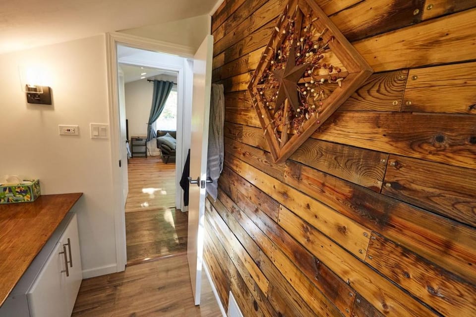 Family Getaway near Weko Beach, Parks & Wineries House in Bridgman