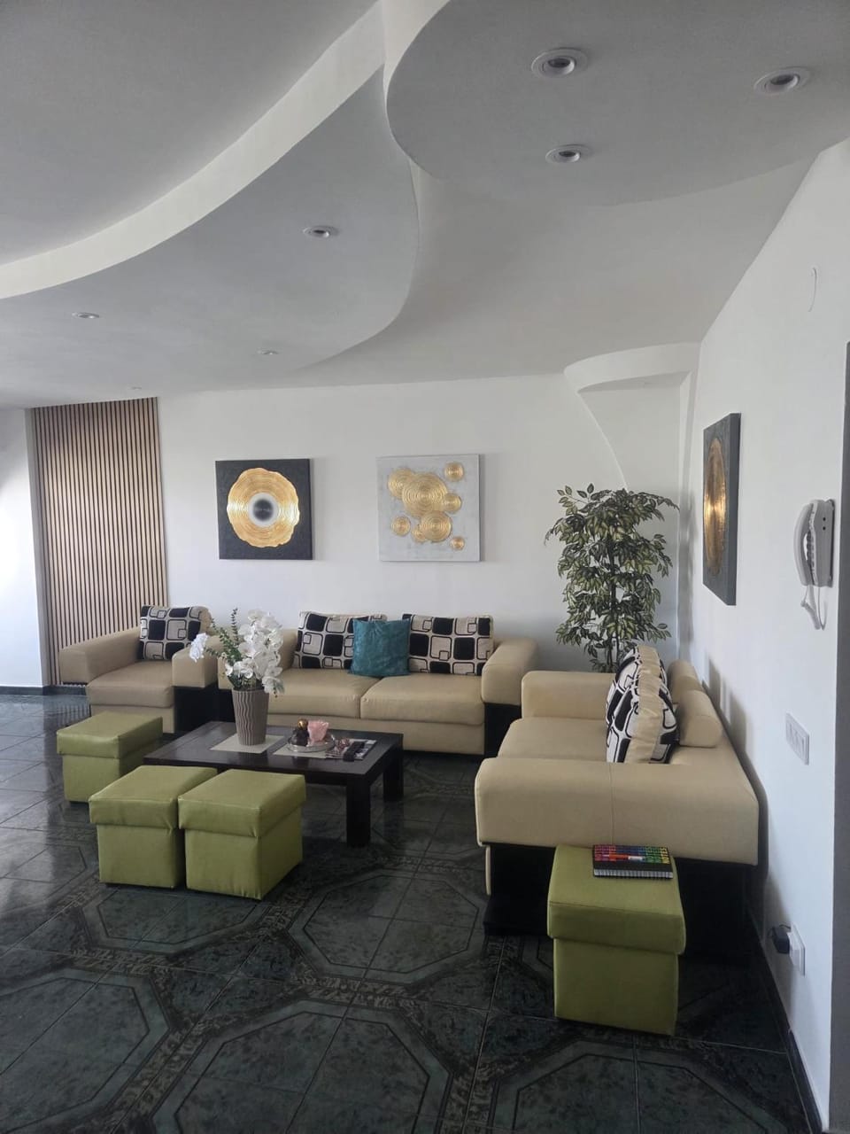 Living room, Seating area