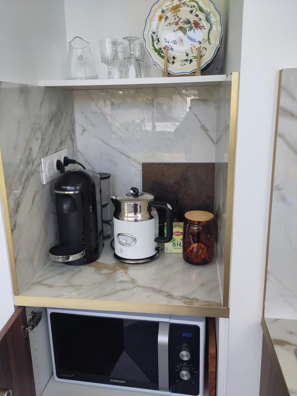 Coffee/tea facilities, Kitchen or kitchenette