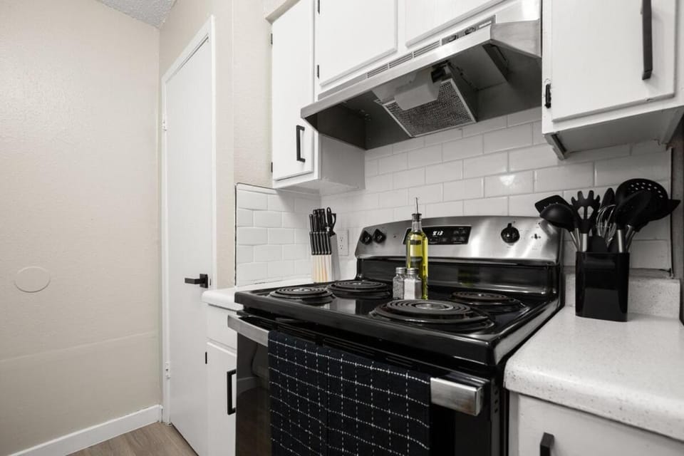 Round Rock 1BR Getaway with King Bed, Free Parking and Wi-Fi Apartment in Round Rock