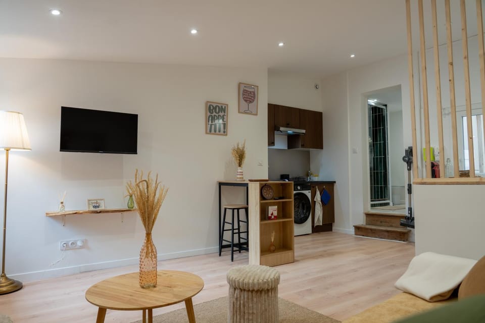 TV and multimedia, Kitchen or kitchenette, Dining area