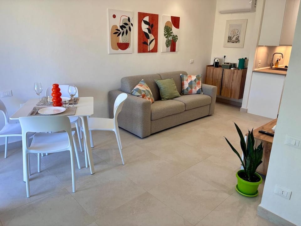 Altamarea Apartment with Pool in La Maddalena Apartment in Sardinia