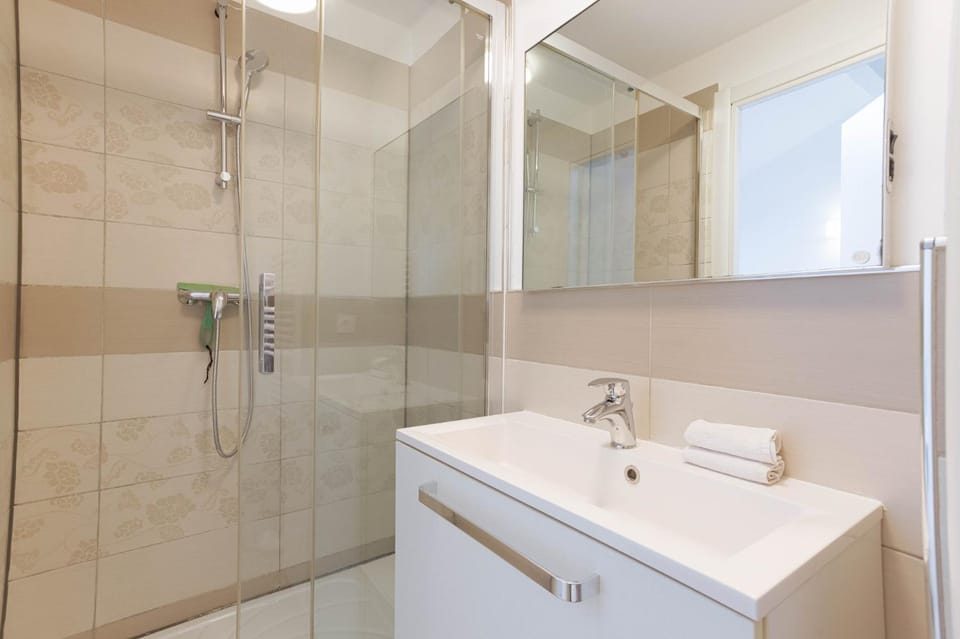 Casablanca - Duplex, 10mn du Palais&Plage, calme,clim Apartment in Cannes