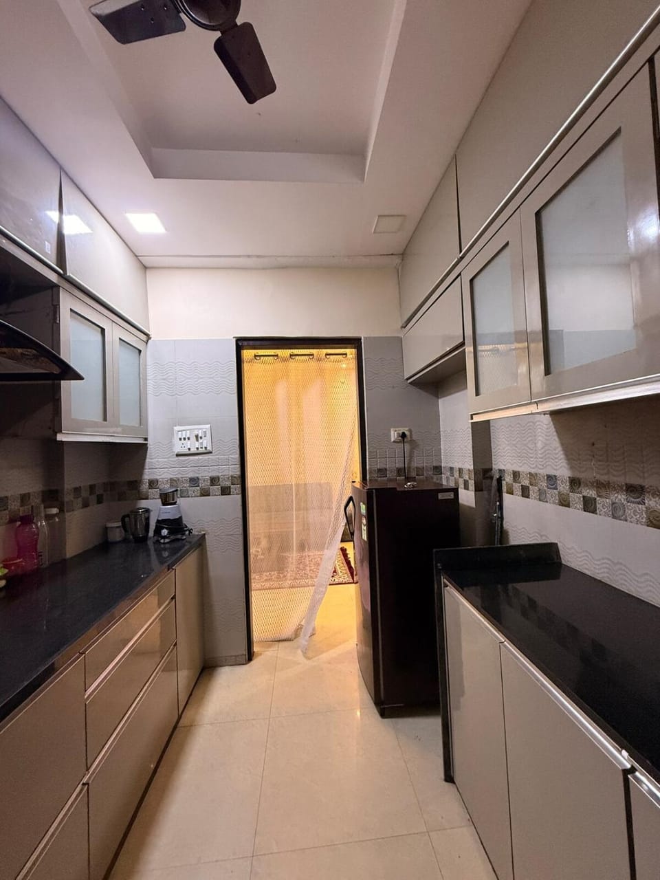Urban Luxury Retreat ,Netflix ,Private Balcony Apartment in India