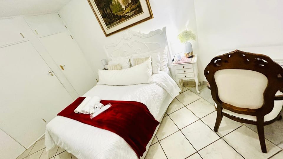 Tay Luxury Suite in Waterkloof Ridge Pretoria Vacation rental in Pretoria