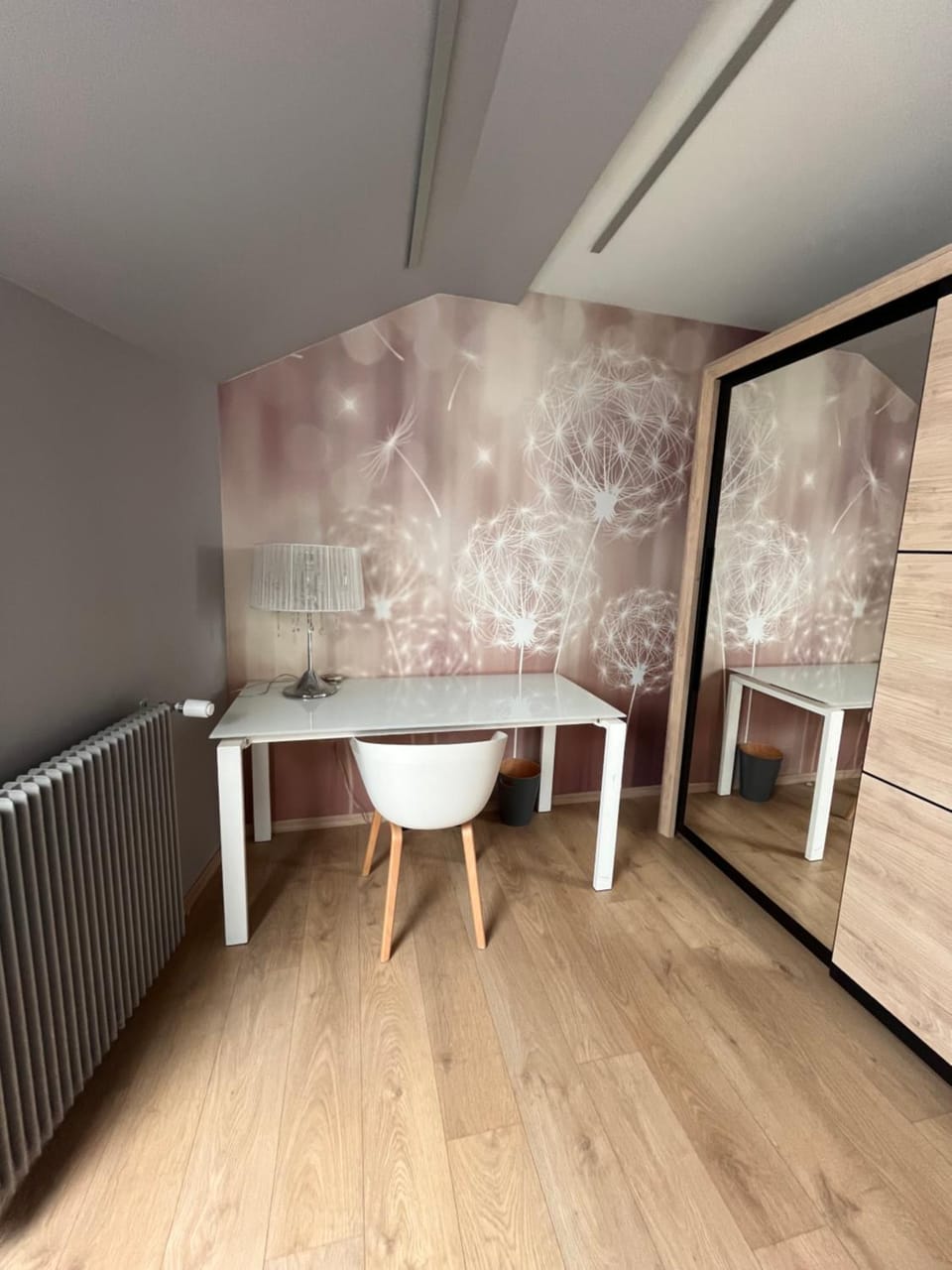 Seating area, internet