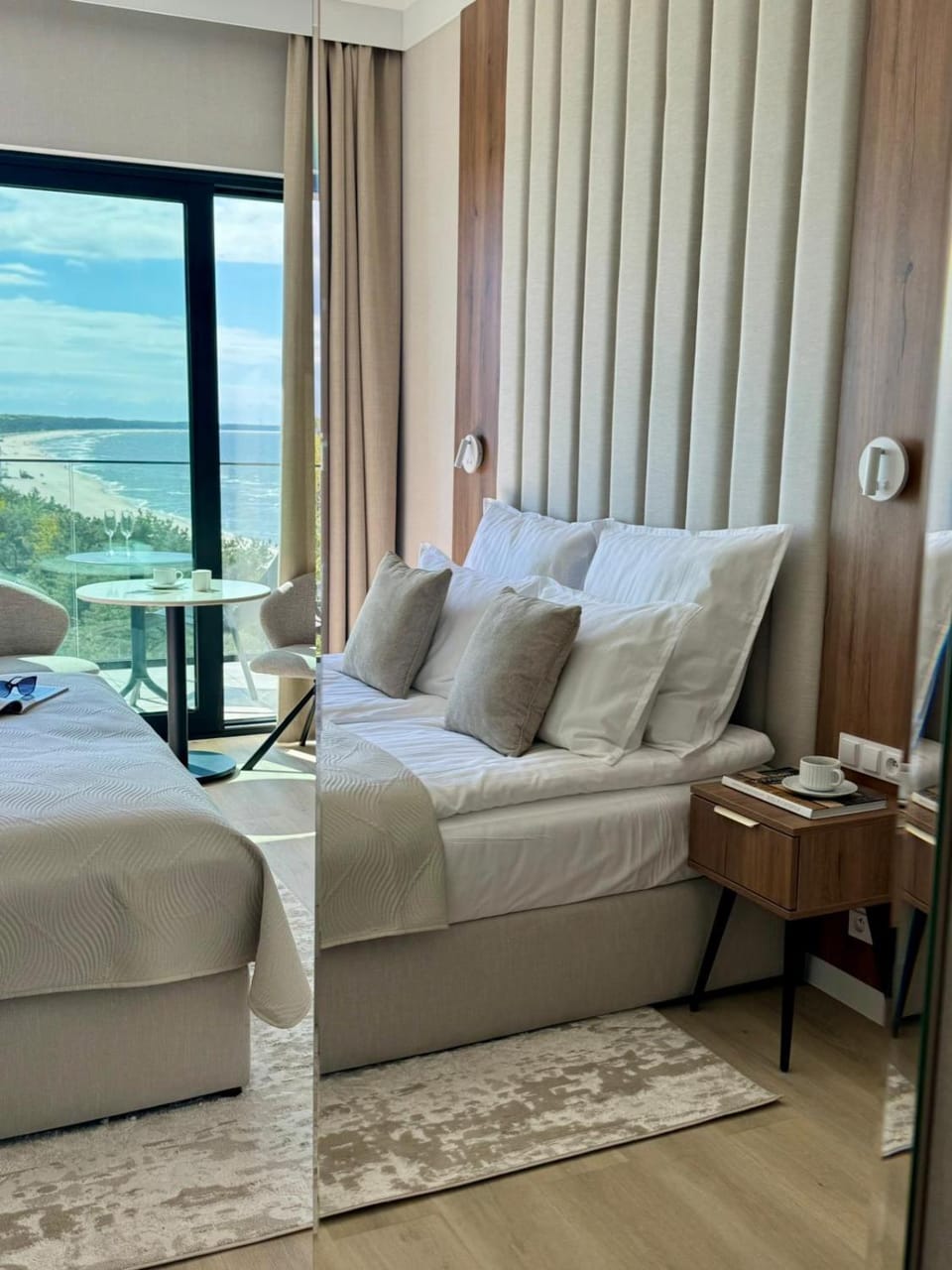 Bed, View (from property/room), Balcony/Terrace, Living room, Photo of the whole room, Seating area, Bedroom
