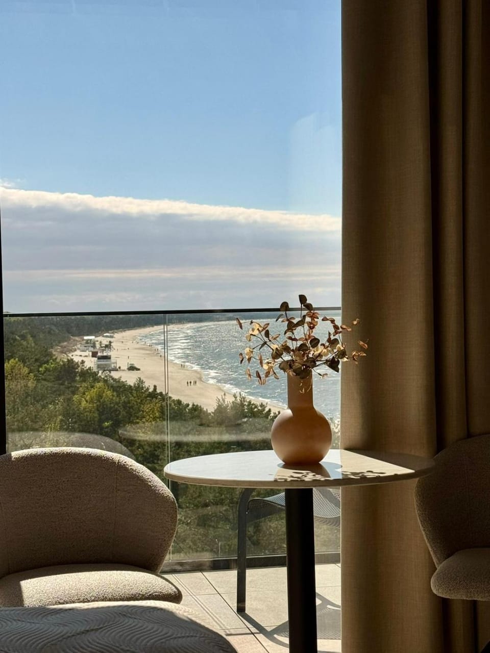 Nearby landmark, Spring, Day, Natural landscape, View (from property/room), Balcony/Terrace, Living room, Decorative detail, Seating area, Landmark view, Sea view, Location