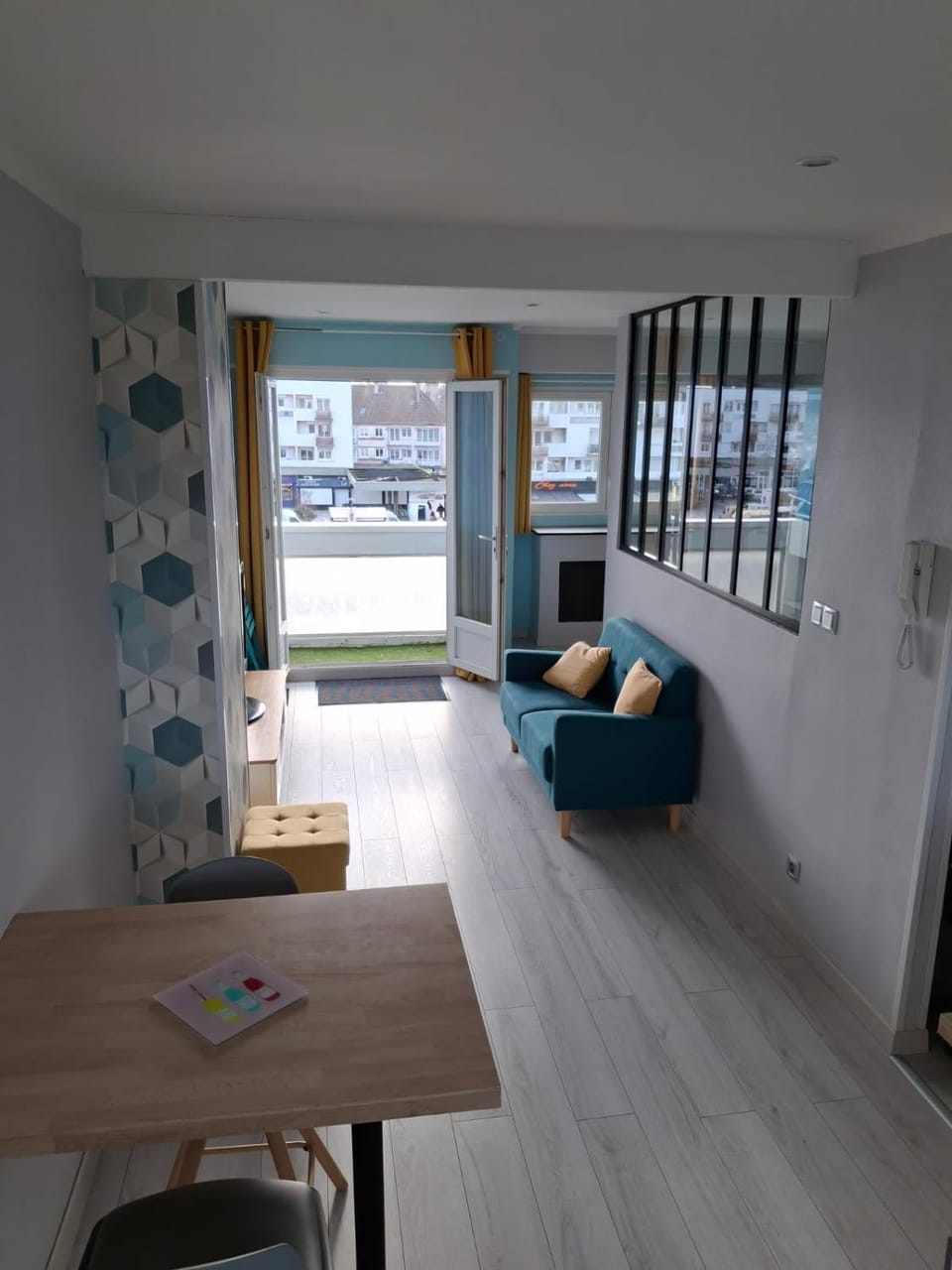 L'Échappée Calaisienne - Cosy Vue Place d'Armes Apartment in Calais