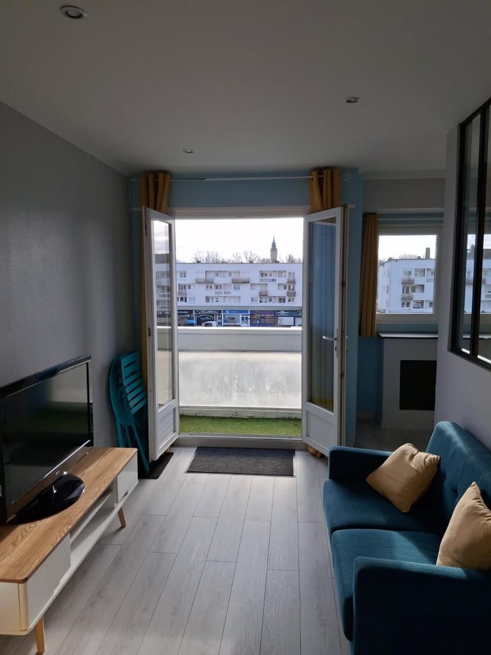 L'Échappée Calaisienne - Cosy Vue Place d'Armes Apartment in Calais