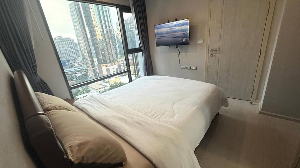 Luxurious 1-Bedroom Apartment Near BTS Thonglor, Bangkok Apartment in Bangkok