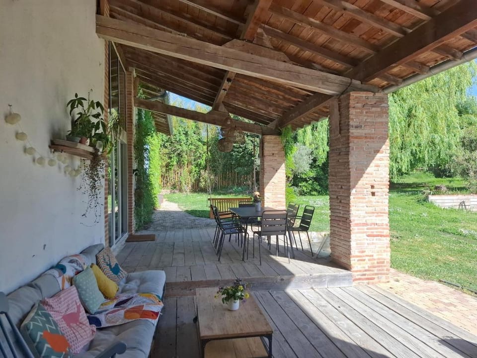 Ferme rénovée en loft à 20mn de Toulouse 15 pers House in Occitanie