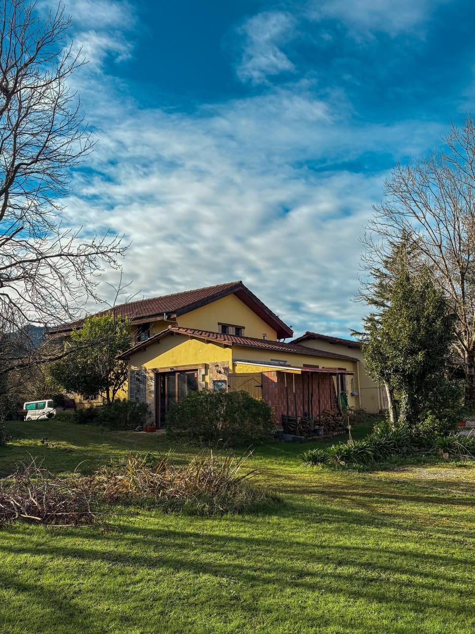 Property building, Day, Natural landscape, Garden, Garden view