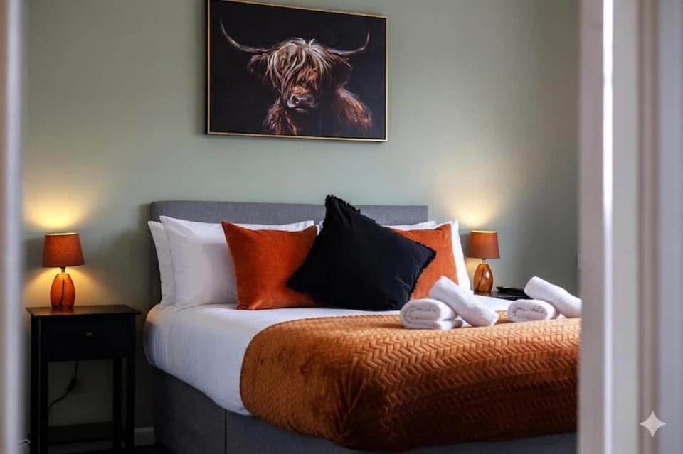 Church Street 3-Bed I Sleeps 5 I Contractors I Wifi I Parking House in England