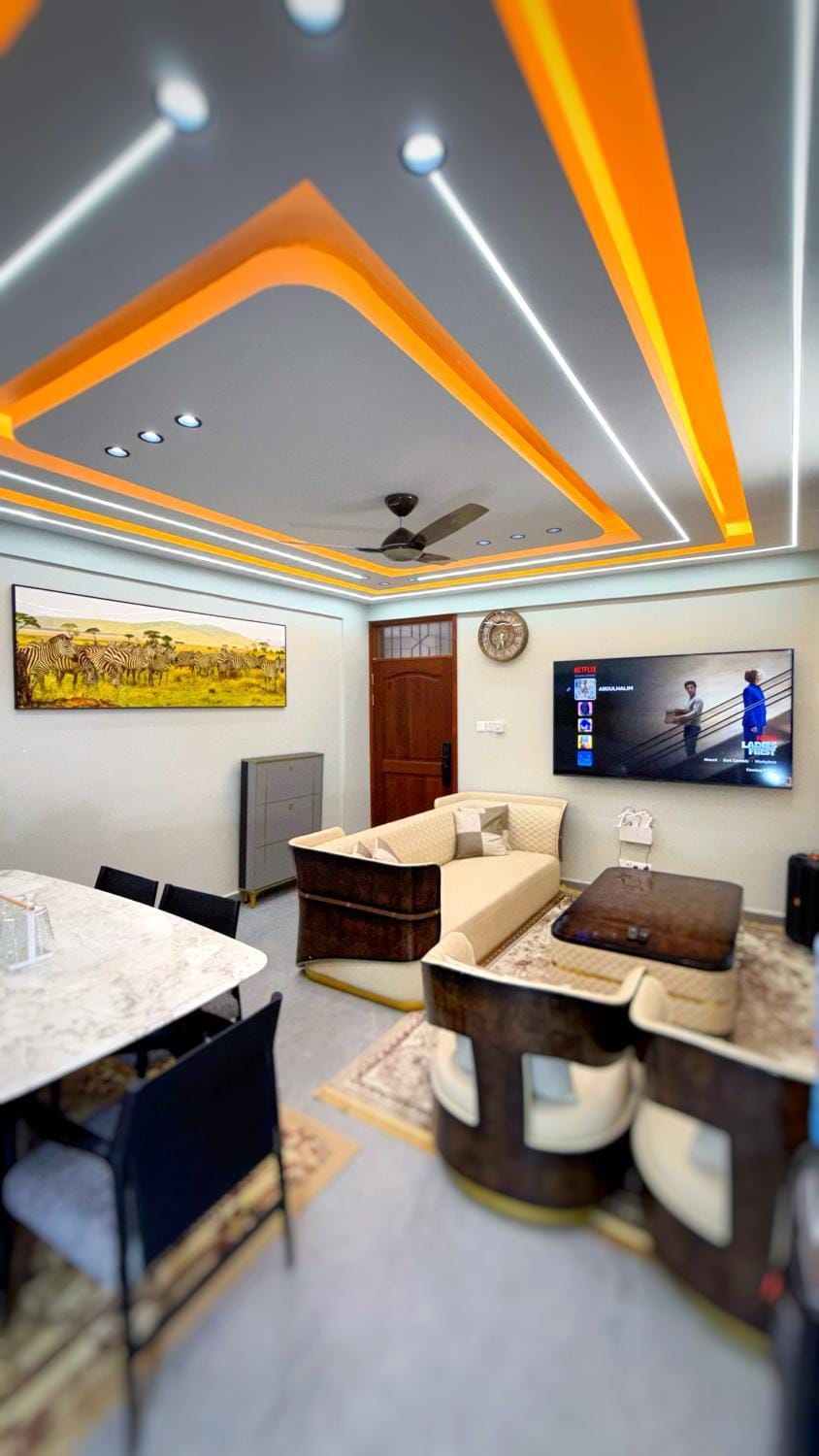 TV and multimedia, Living room, Decorative detail, Seating area, Dining area, Evening entertainment