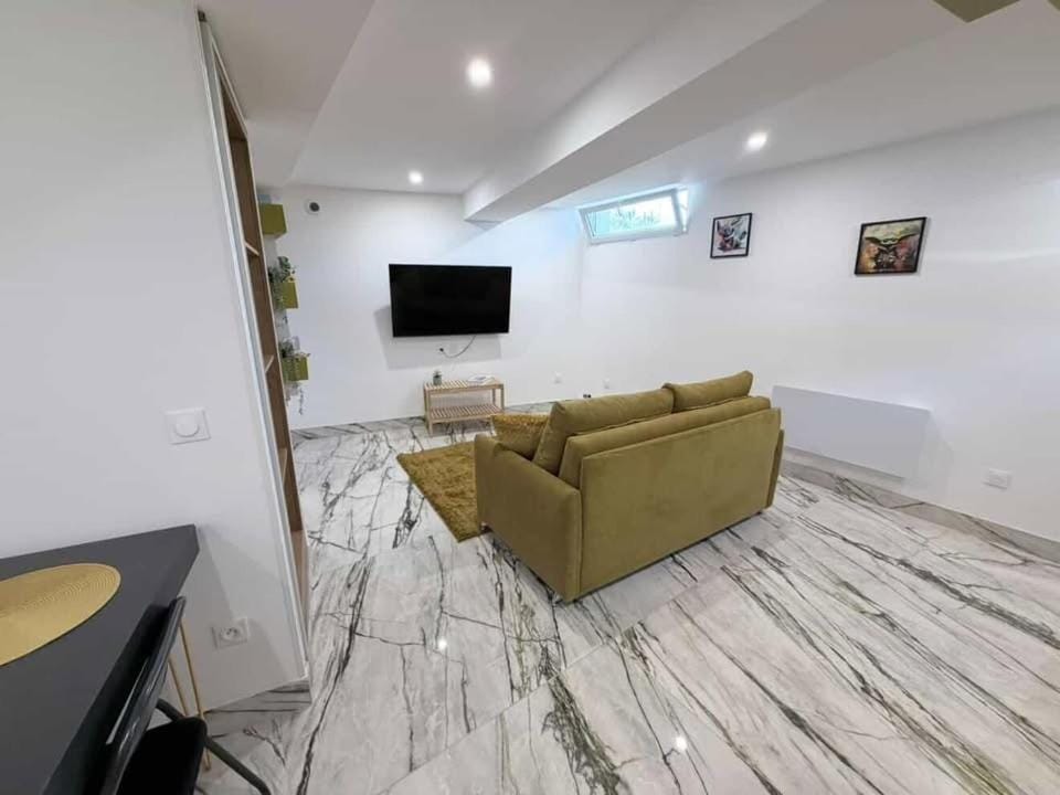 Le Repaire des Rêves 15 minutes from Disney Apartment in Lagny-sur-Marne