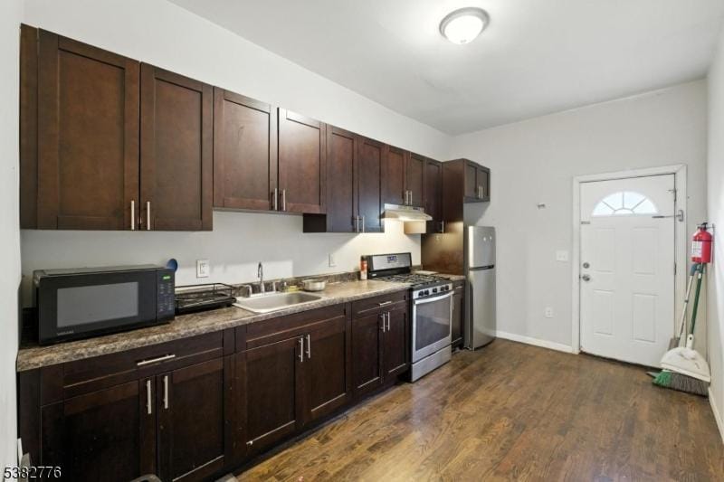 Private Rooms Furnished&Renovate for Short and Extended Stays Vacation rental in Irvington