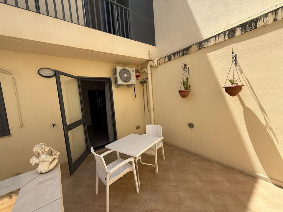 3 Bedroom Prime Location Near University Apartment in Malta