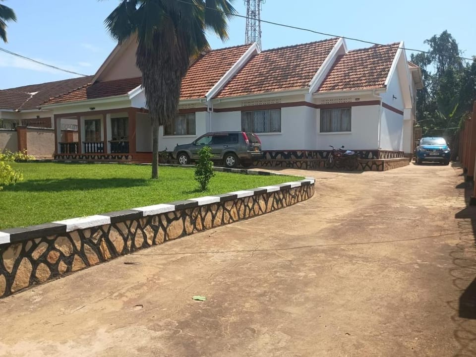 Property building, Garden view, Parking
