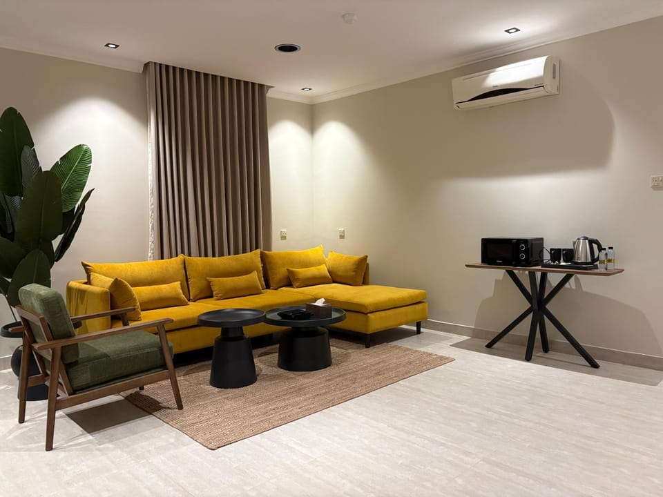 إقامة إيوان بدخول ذاتي وصالة جانبية 2 Apartment in Riyadh Province