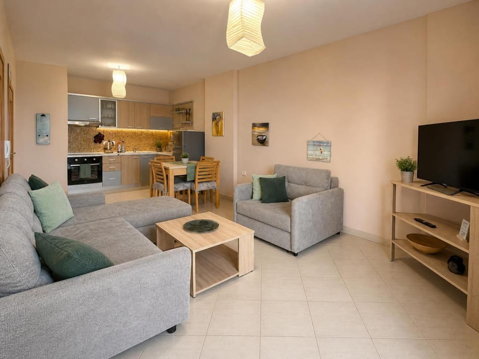 TV and multimedia, Living room, Dining area, oven, kitchen