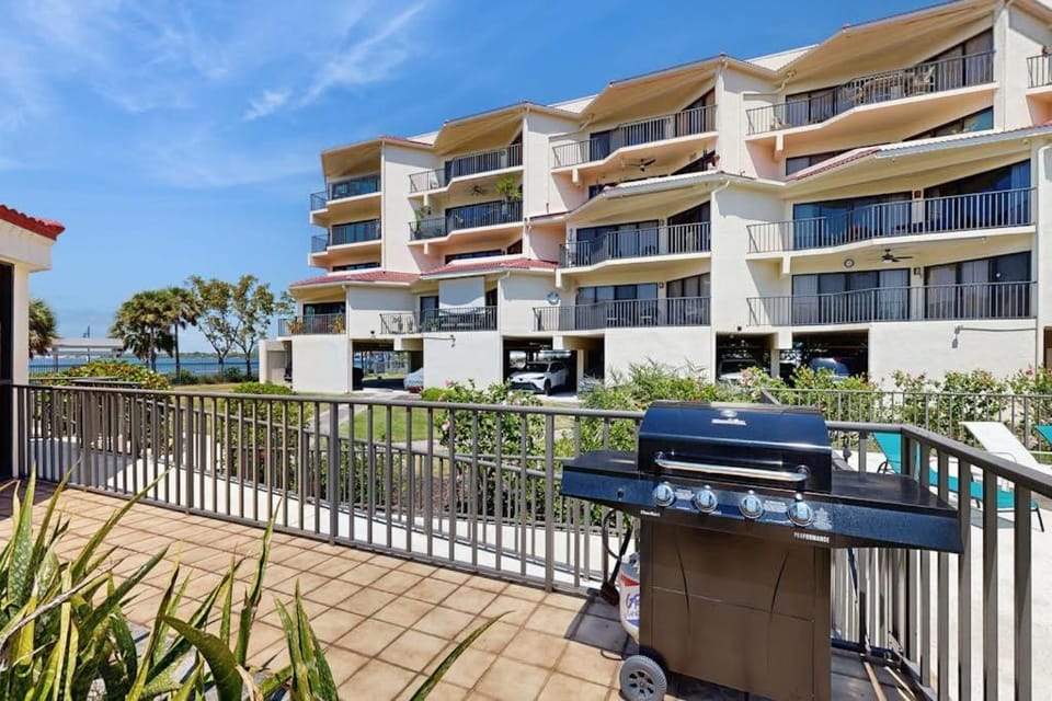 Manatee River Condo House in Bradenton