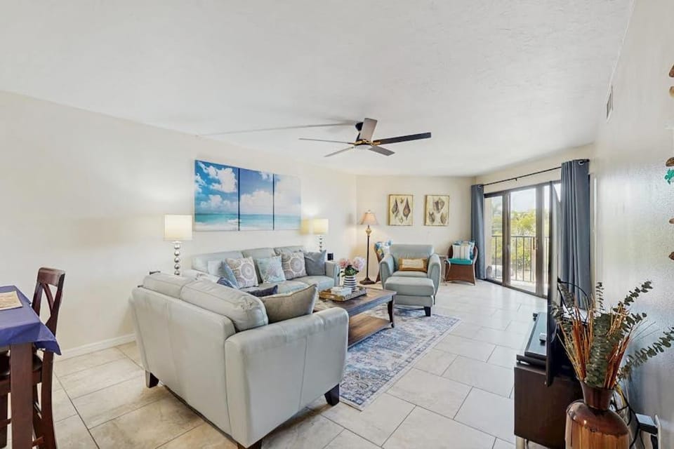 Manatee River Condo House in Bradenton