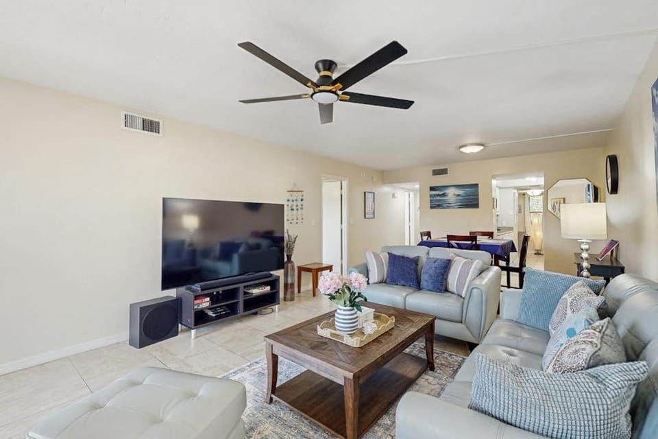 Manatee River Condo House in Bradenton