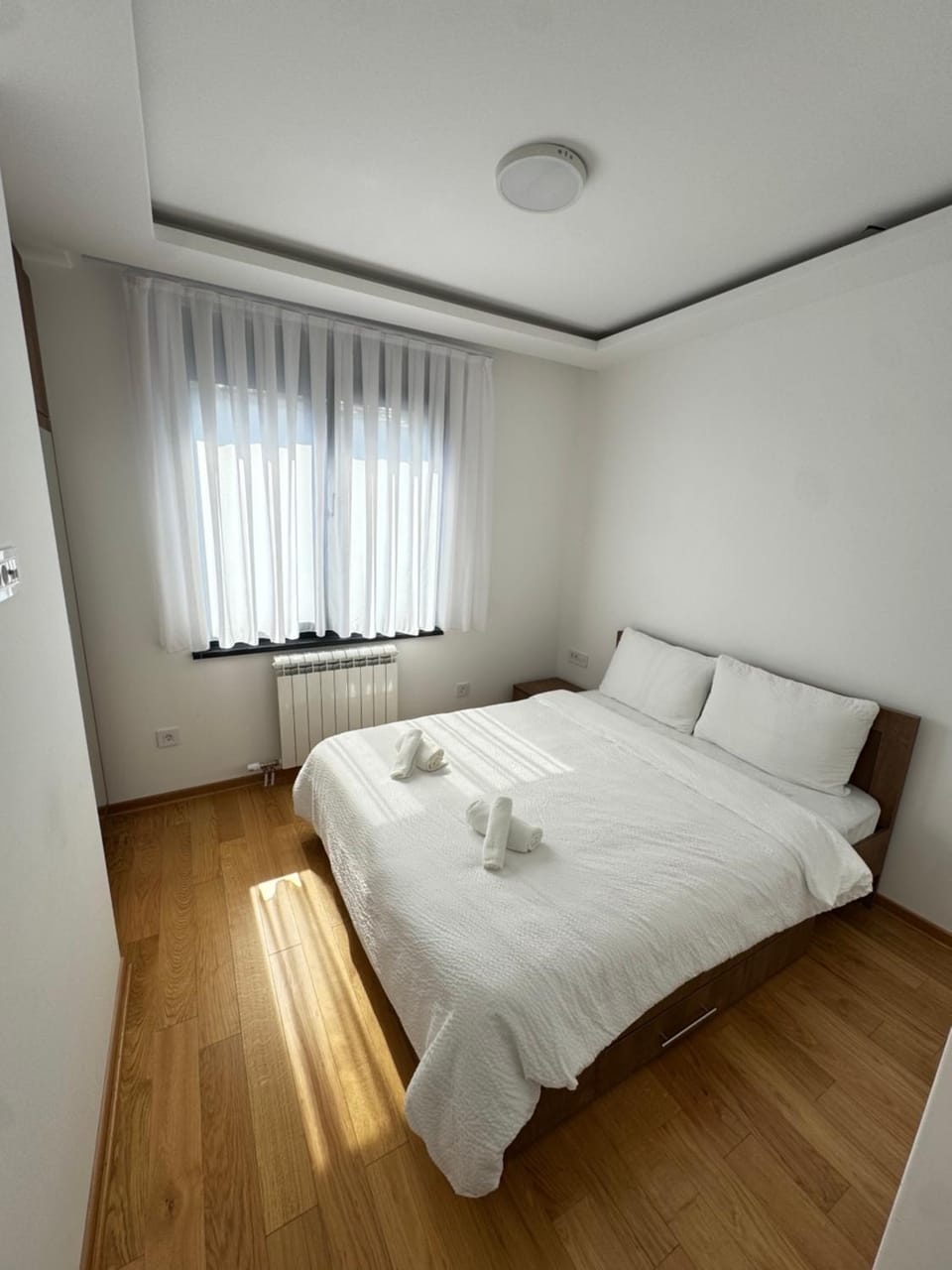 Bed, Photo of the whole room, Bedroom, internet, soundproof, towels, wardrobe