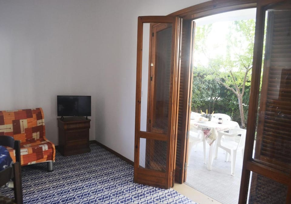 Communal lounge/ TV room, TV and multimedia, Living room