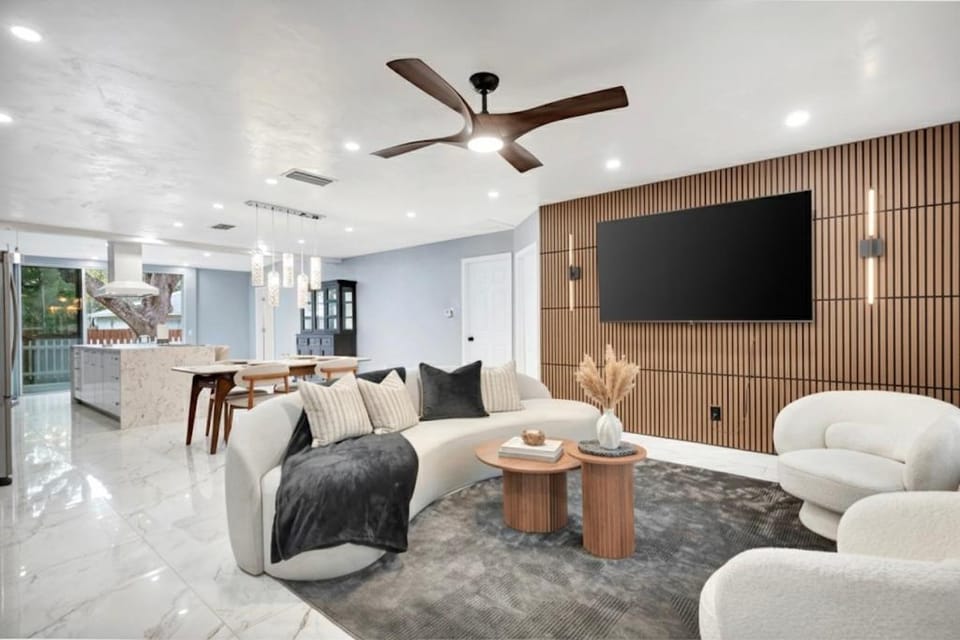 Communal lounge/ TV room, Living room