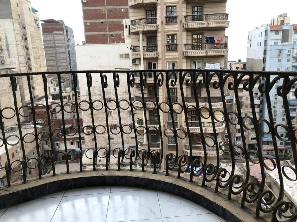 Seafront 2R1B in 'Palace of Peace' Tower Apartment in Alexandria
