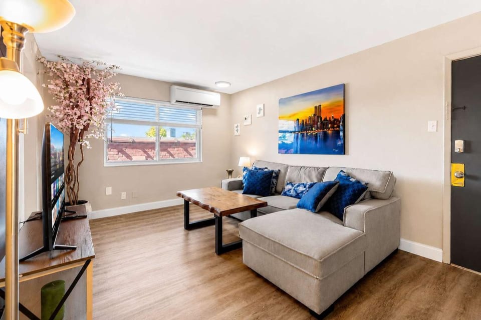 Private 1BR Apartment on Morganford Apartment in Tower Grove South