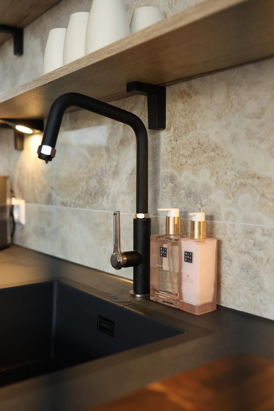 Cas Dushi Bida, Nieuwe luxe studio dichtbij het strand en centrum Apartment in Egmond aan Zee