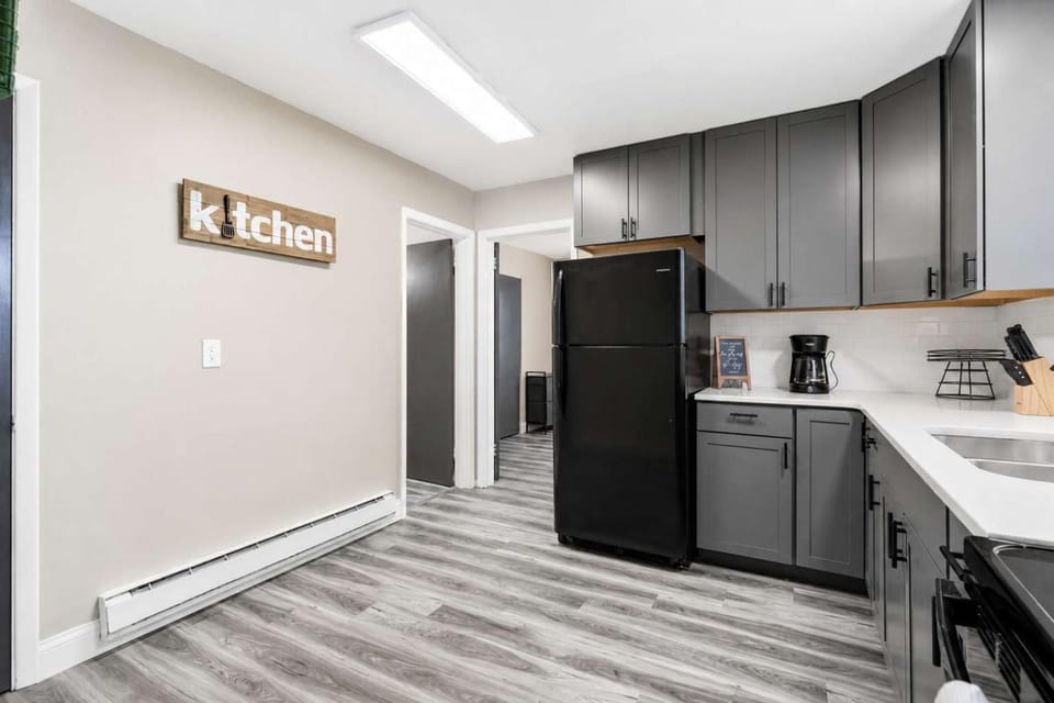 1BR Apartment with Kitchen on Morganford Apartment in Tower Grove South