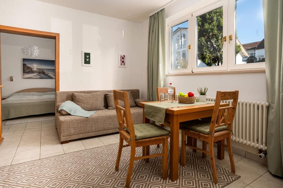 Fewo 2 Marineblau Modernes Studio in Binz, Strandnah Apartment in Binz