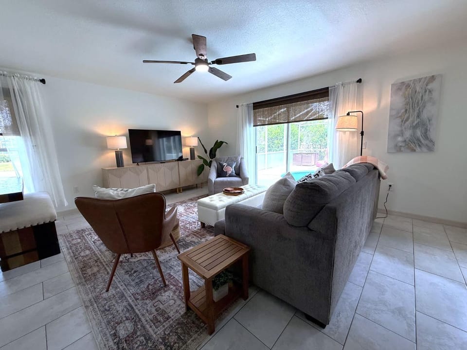 Beautiful 3 Bedroom Villa with Private Pool and Golf View House in Haines City