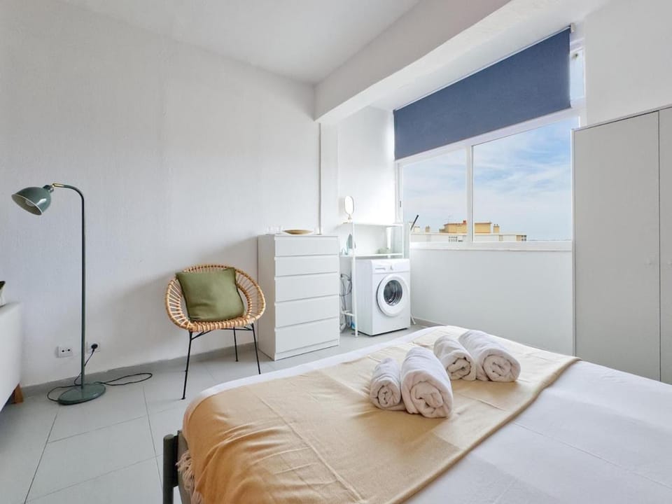 Vita Portucale ! Paço de Arcos River View Studio Apartment in Lisbon District