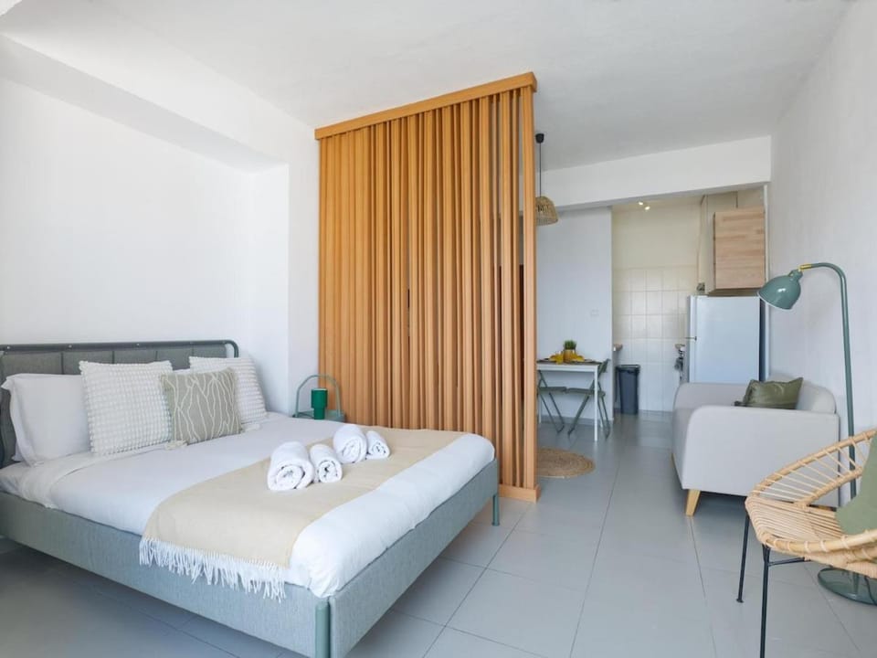 Vita Portucale ! Paço de Arcos River View Studio Apartment in Lisbon District