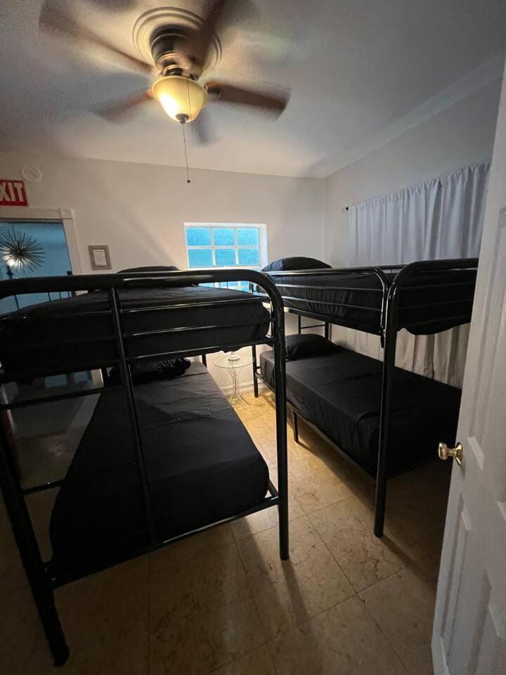 Miami Modern Hostel Bed For Your Destination 4C House in Aventura